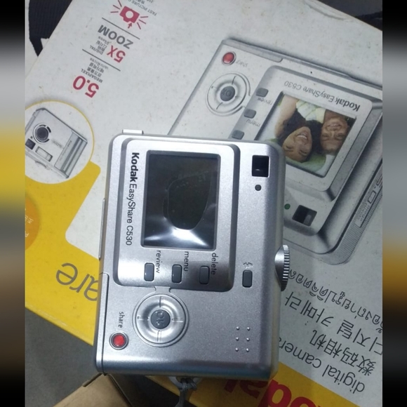 Kodak Easy Share C530 Digital Camera - Picture 3 of 3